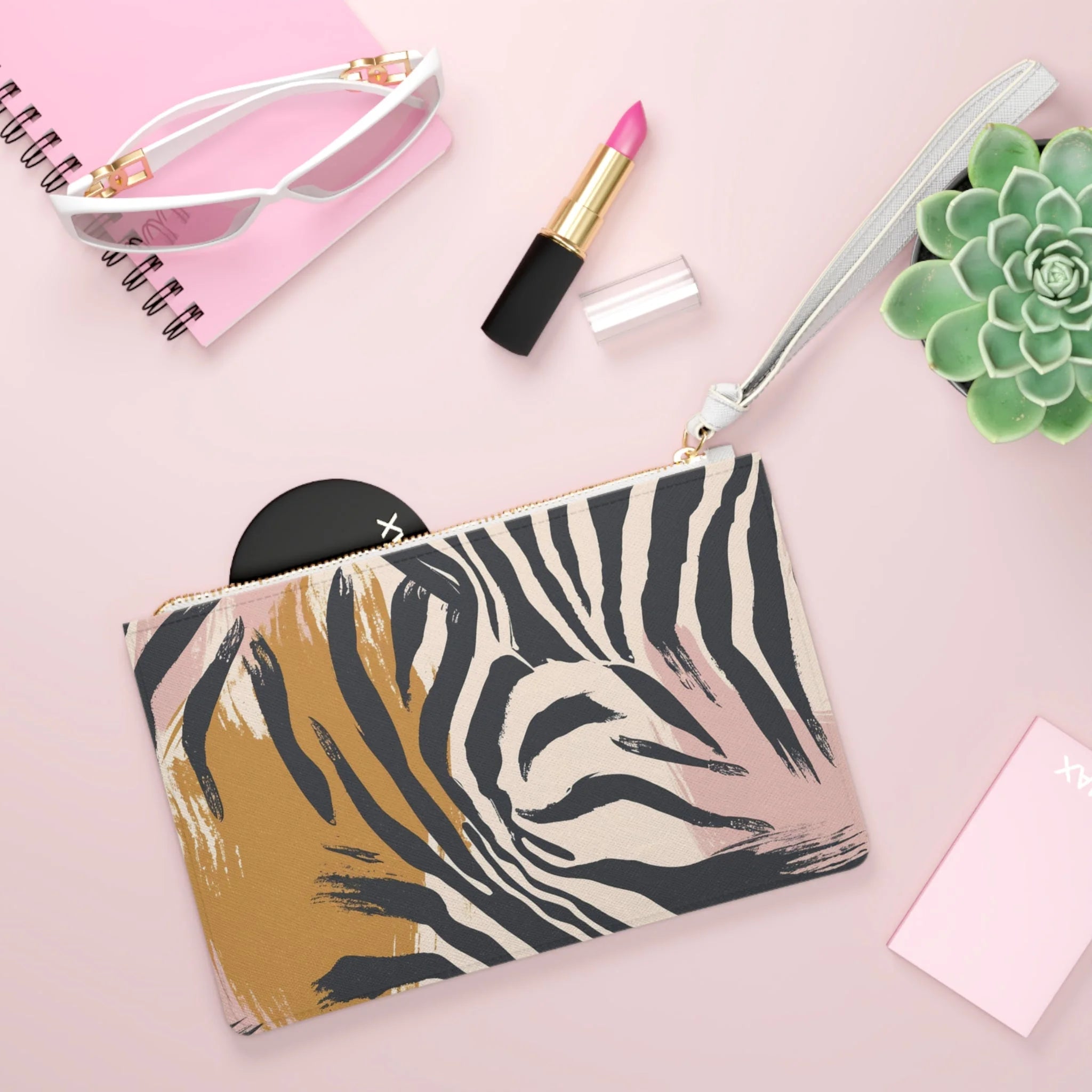 ["Accessories","All Over Print","AOP","Art","Artful","Artistic","Artsulli","Artsy","Arty","Assembled in the USA","Assembled in USA","Bags","Full Print","Illustration","Illustration art","Jakkoutthebxx","Made in the USA","Made in USA","Merch","Merchandise","Product","Valentine's Day","Vegan"]