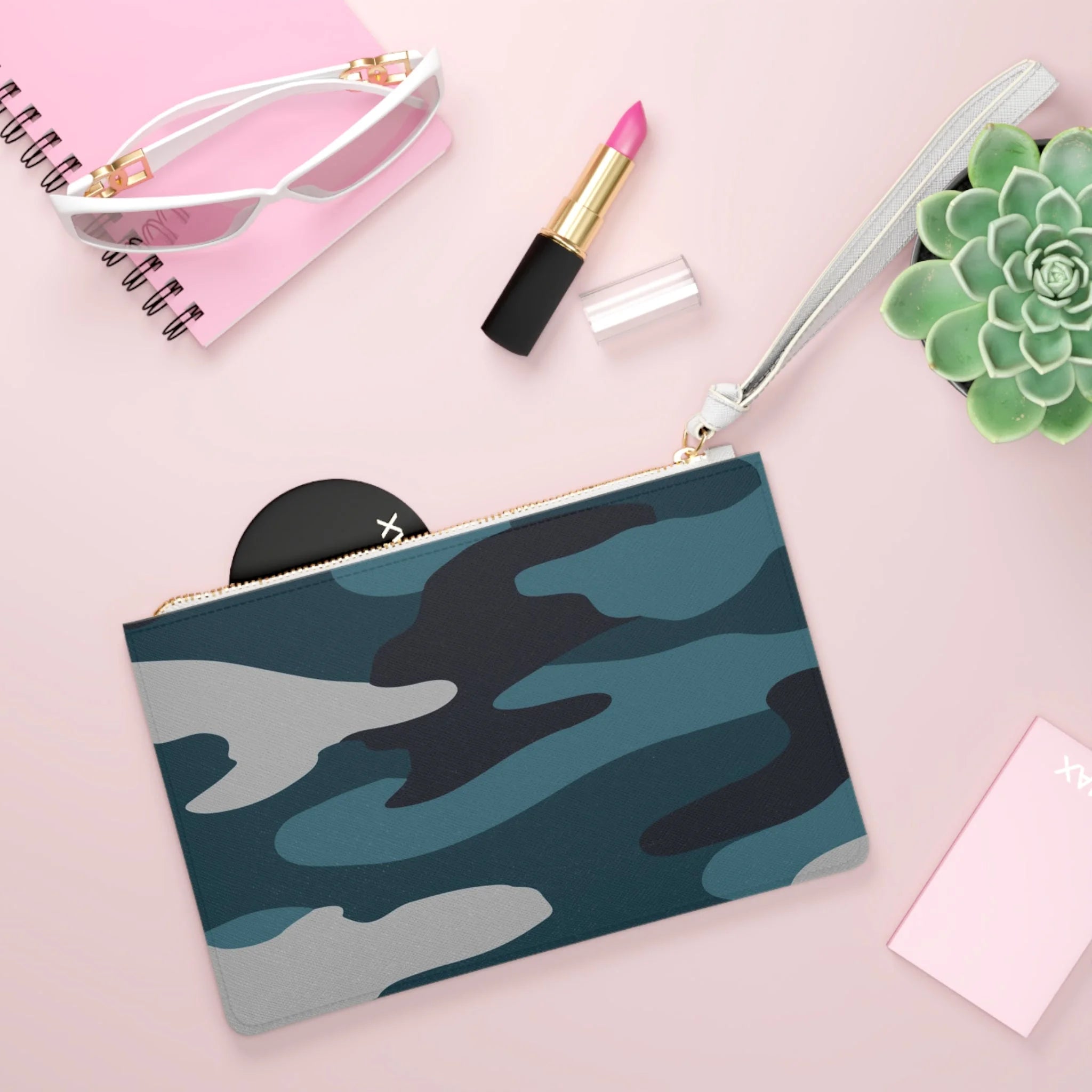 ["Accessories","All Over Print","AOP","Art","Artful","Artistic","Artsulli","Artsy","Arty","Assembled in the USA","Assembled in USA","Bags","Full Print","Illustration","Illustration art","Jakkoutthebxx","Made in the USA","Made in USA","Merch","Merchandise","Product","Valentine's Day","Vegan"]