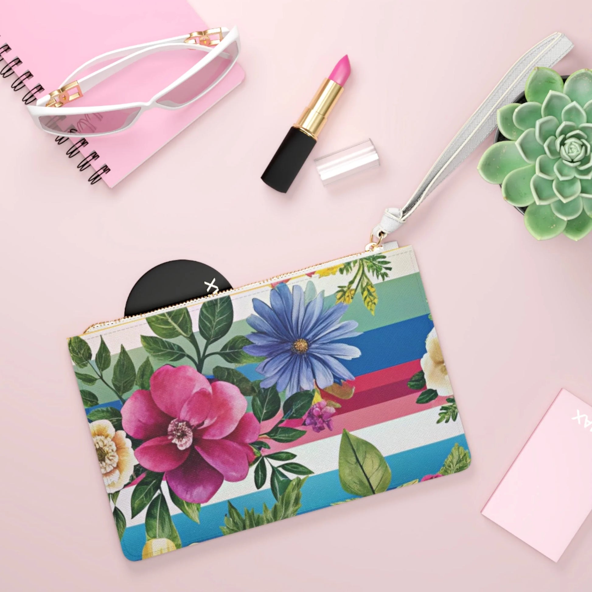 ["Accessories","All Over Print","AOP","Art","Artful","Artistic","Artsulli","Artsy","Arty","Assembled in the USA","Assembled in USA","Bags","Full Print","Illustration","Illustration art","Jakkoutthebxx","Made in the USA","Made in USA","Merch","Merchandise","Product","Valentine's Day","Vegan"]