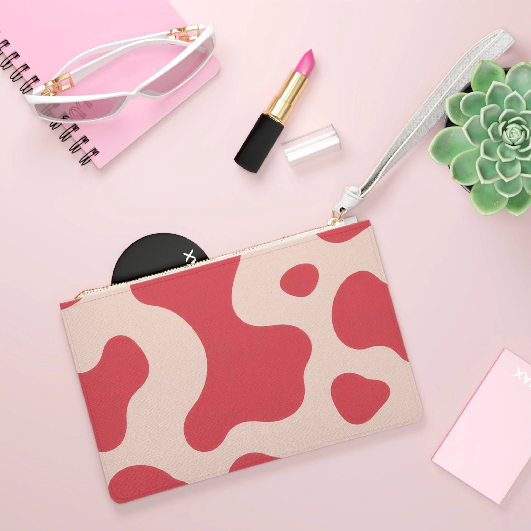 ["Accessories","All Over Print","AOP","Art","Artful","Artistic","Artsulli","Artsy","Arty","Assembled in the USA","Assembled in USA","Bags","Full Print","Illustration","Illustration art","Jakkoutthebxx","Made in the USA","Made in USA","Merch","Merchandise","Product","Valentine's Day","Vegan"]