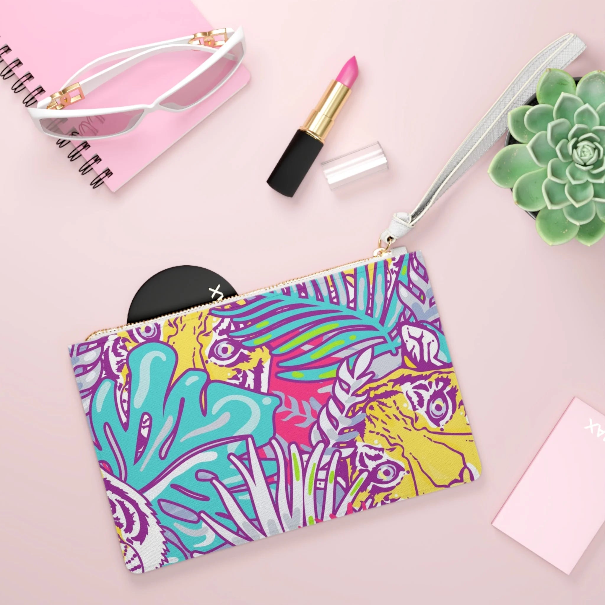 ["Accessories","All Over Print","AOP","Art","Artful","Artistic","Artsulli","Artsy","Arty","Assembled in the USA","Assembled in USA","Bags","Full Print","Illustration","Illustration art","Jakkoutthebxx","Made in the USA","Made in USA","Merch","Merchandise","Product","Valentine's Day","Vegan"]